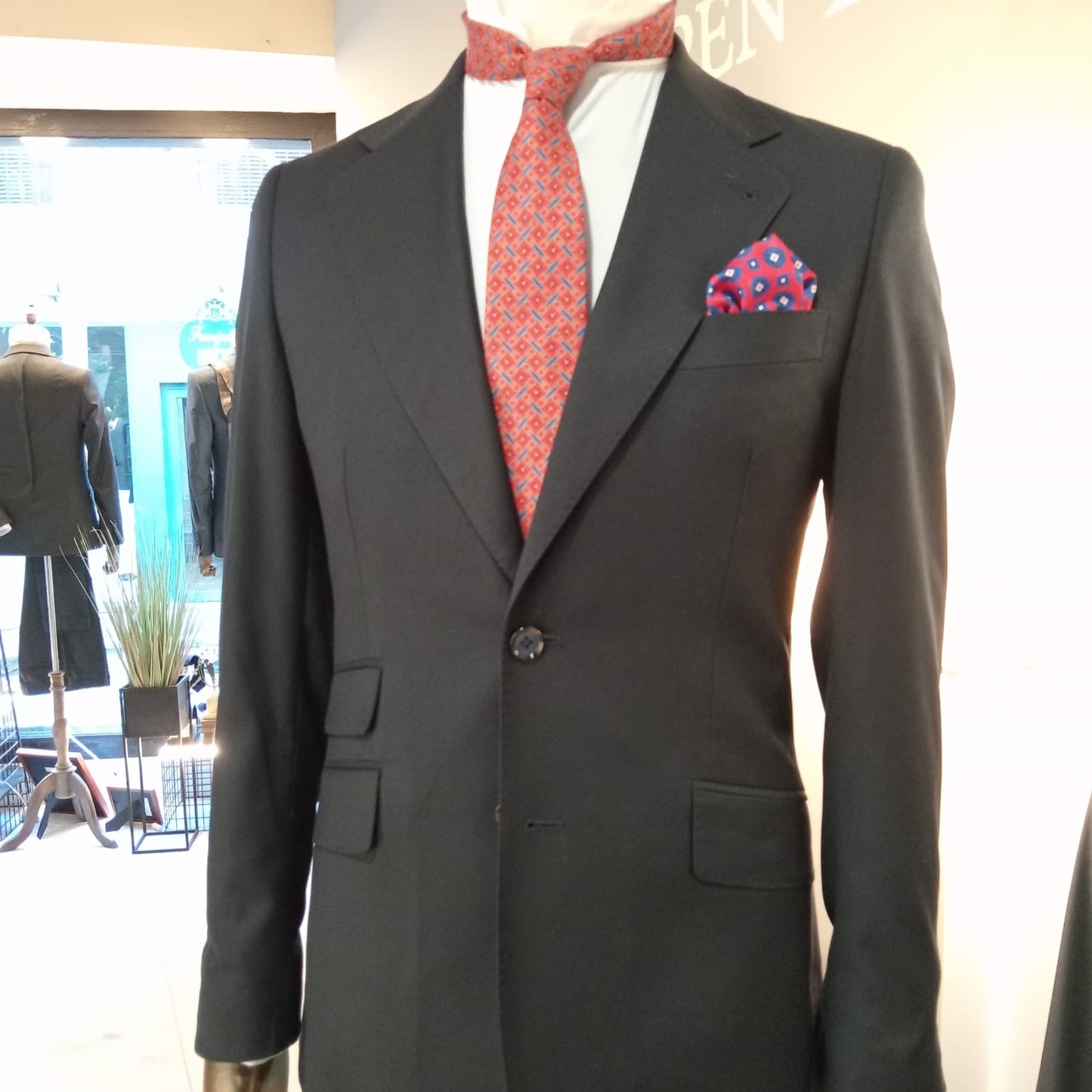 Traje azul marino