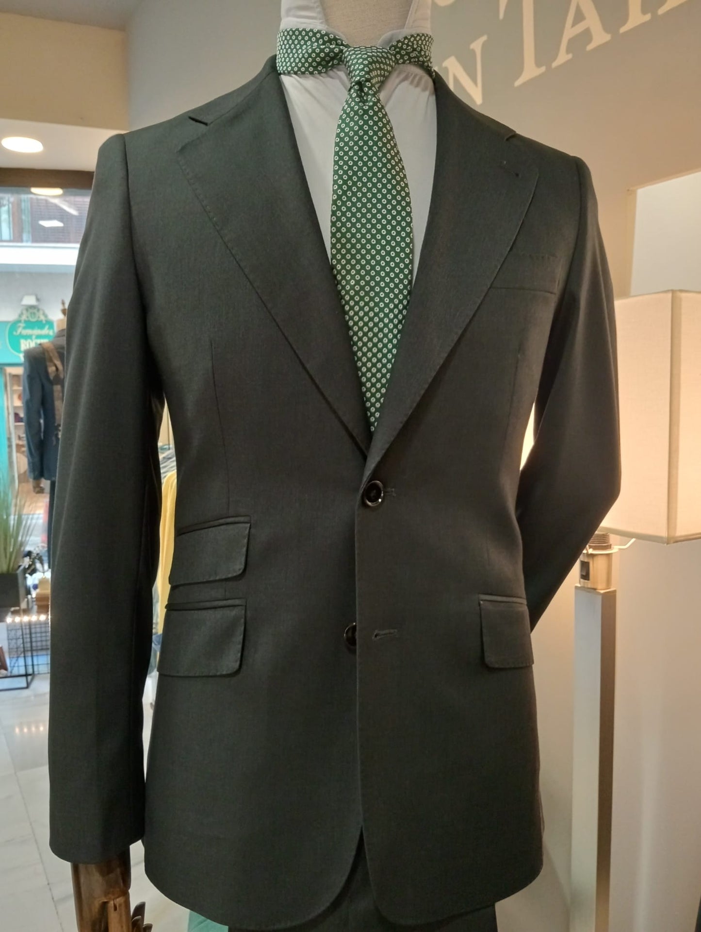 Traje gris marengo