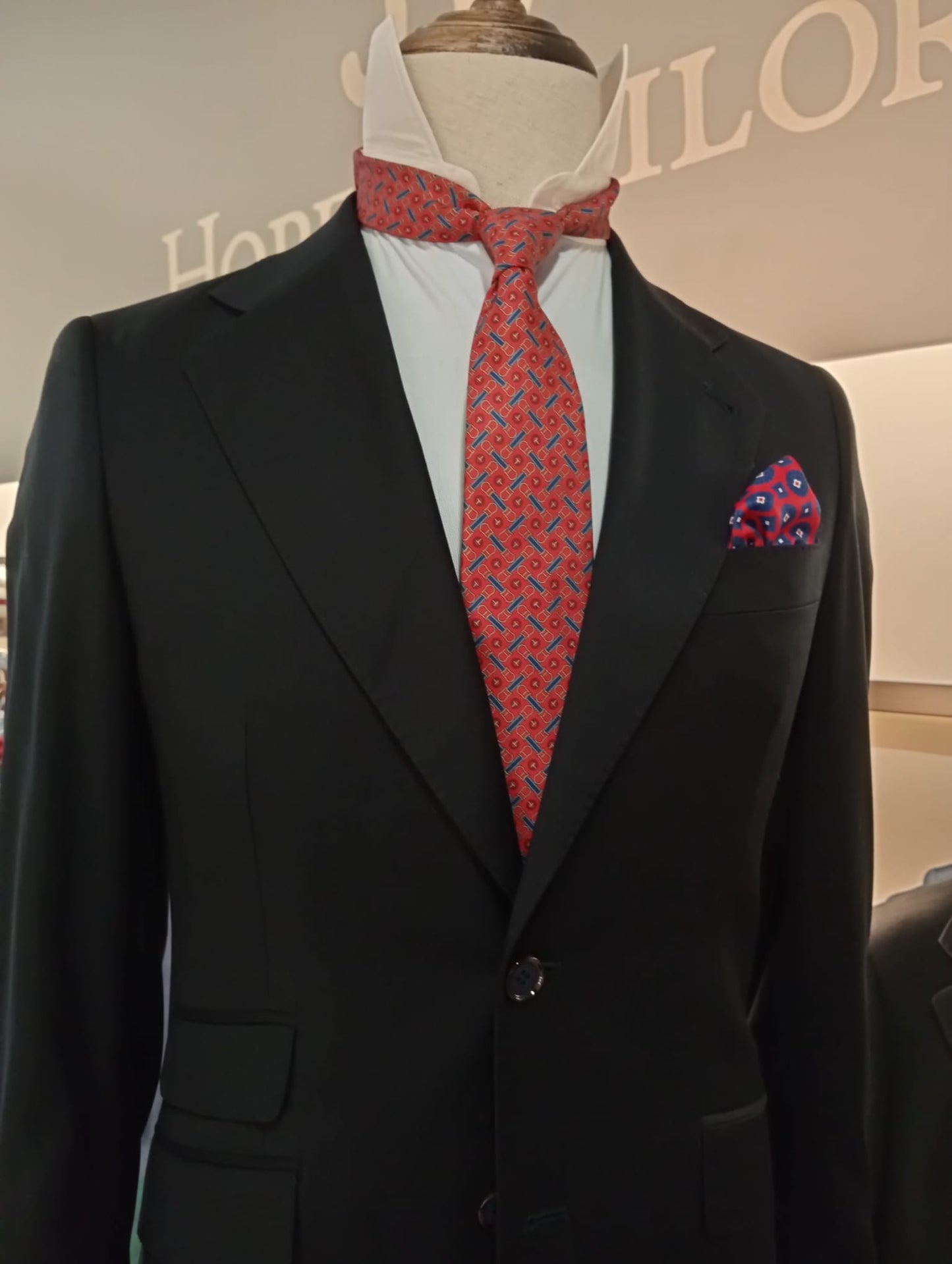 Traje azul marino