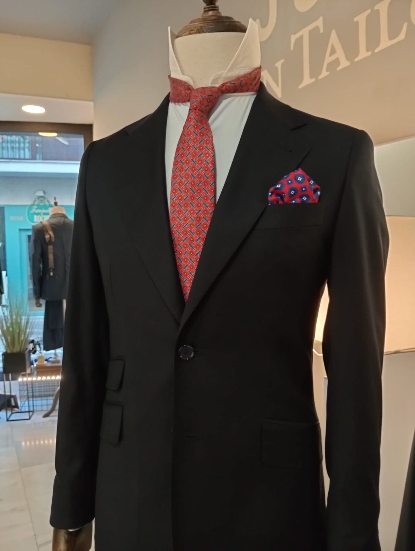 Traje azul marino