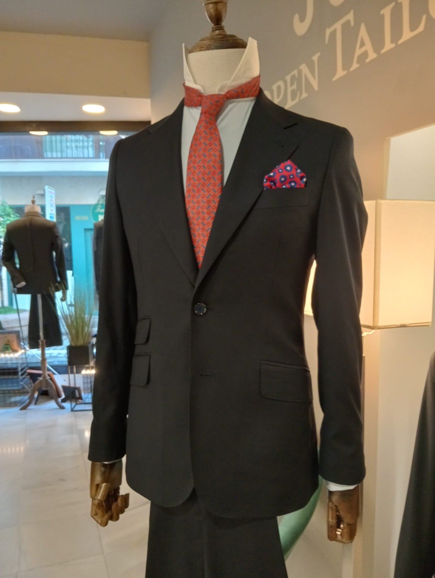 Traje azul marino