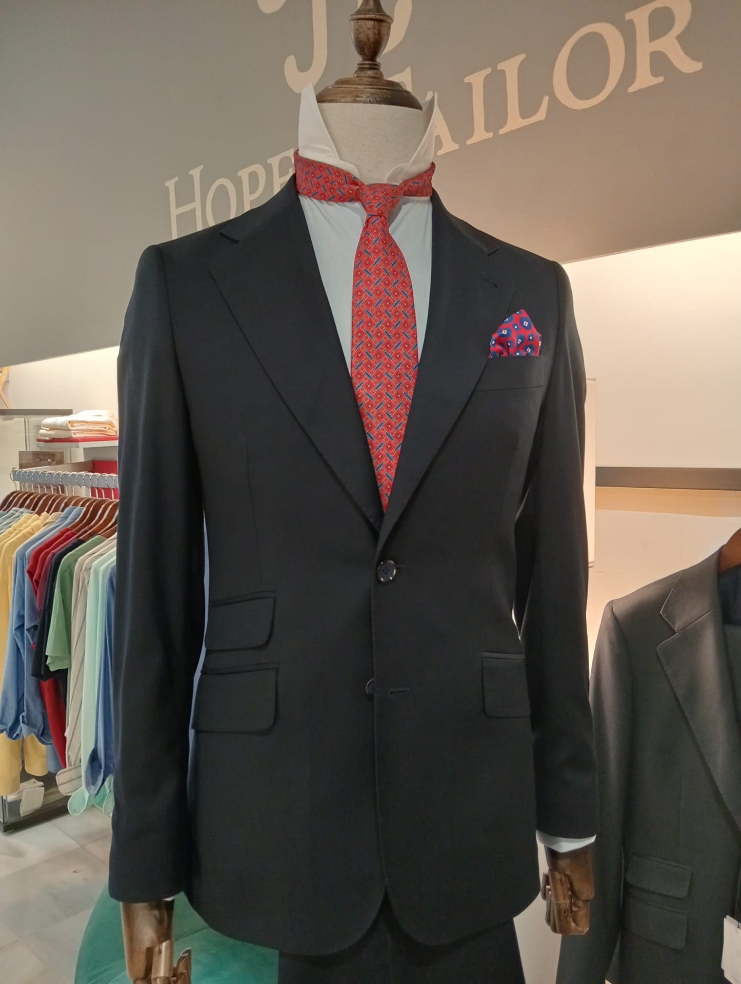 Traje azul marino