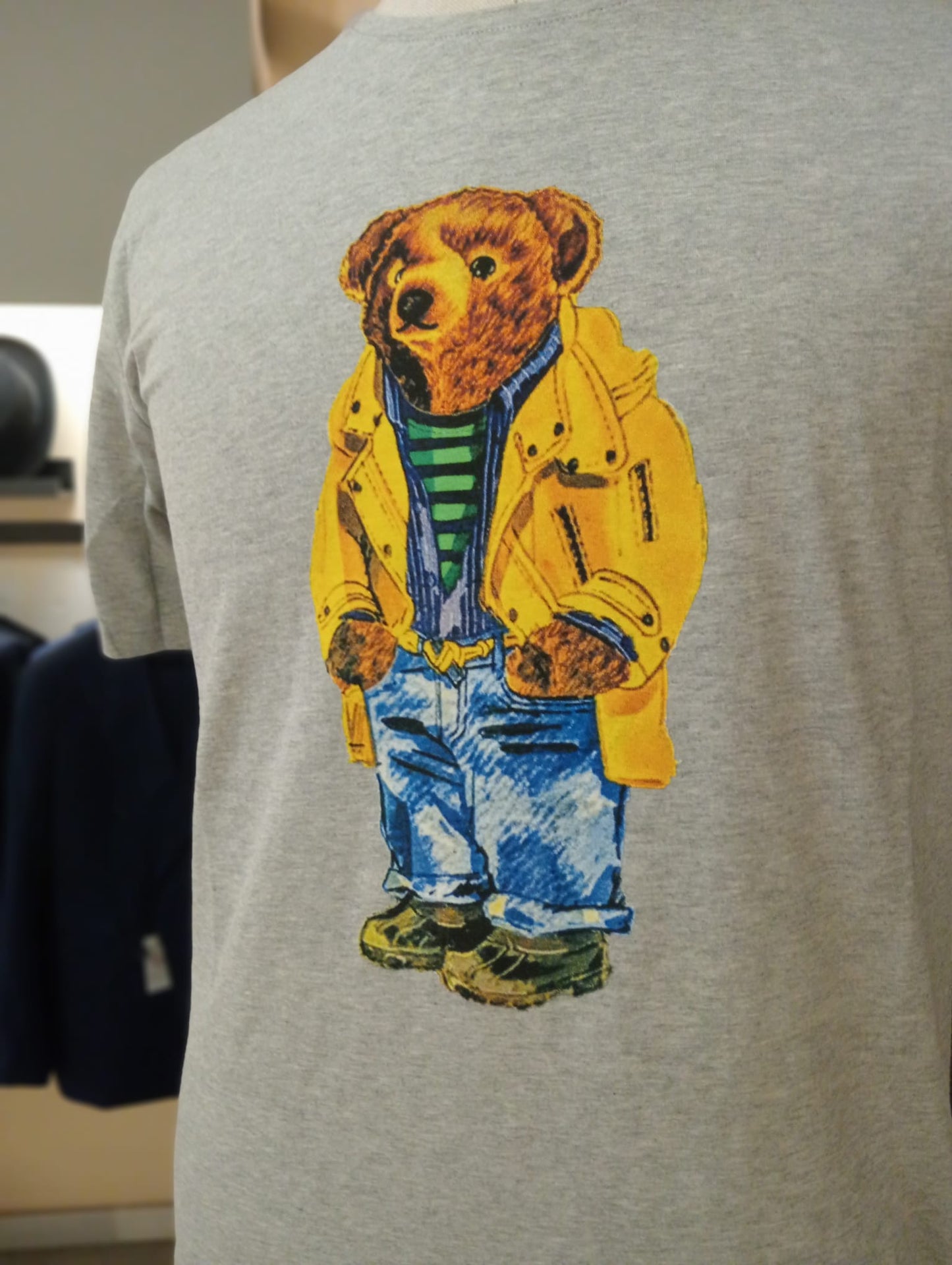 camiseta oso gris