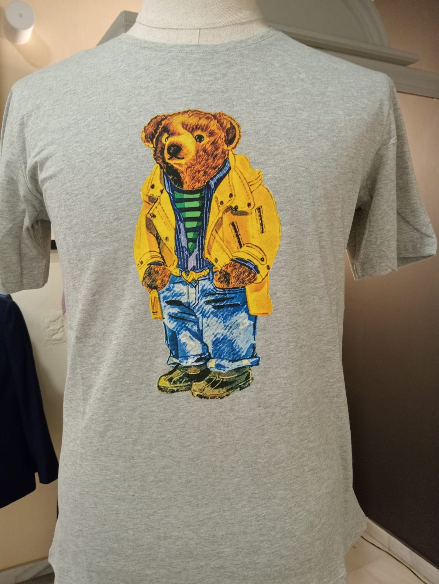 camiseta oso gris