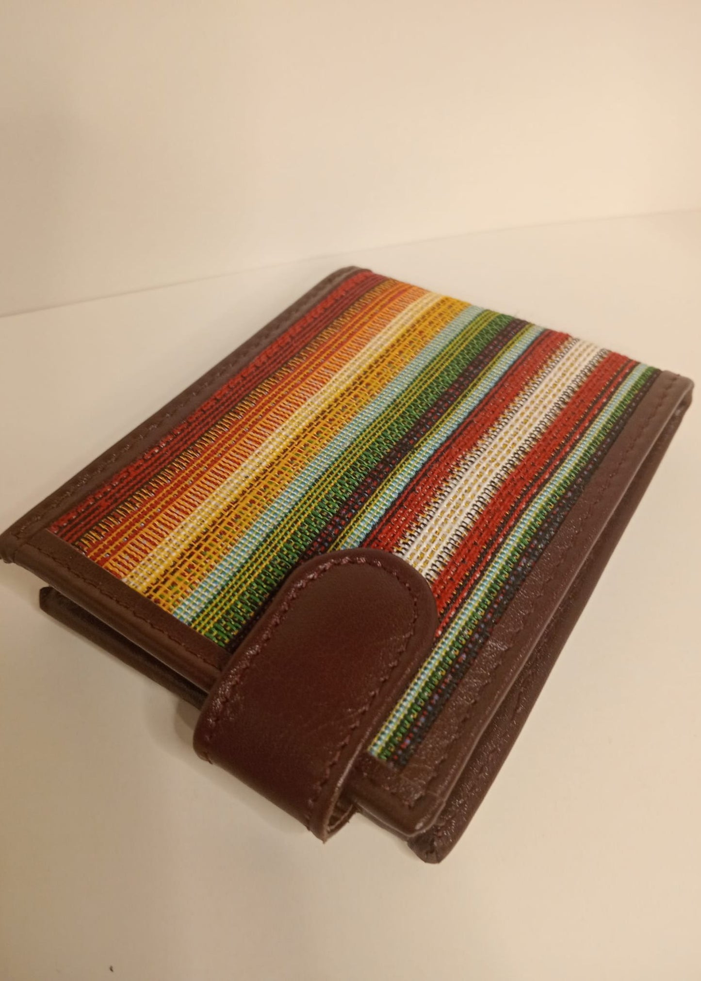 Cartera étnica rayas
