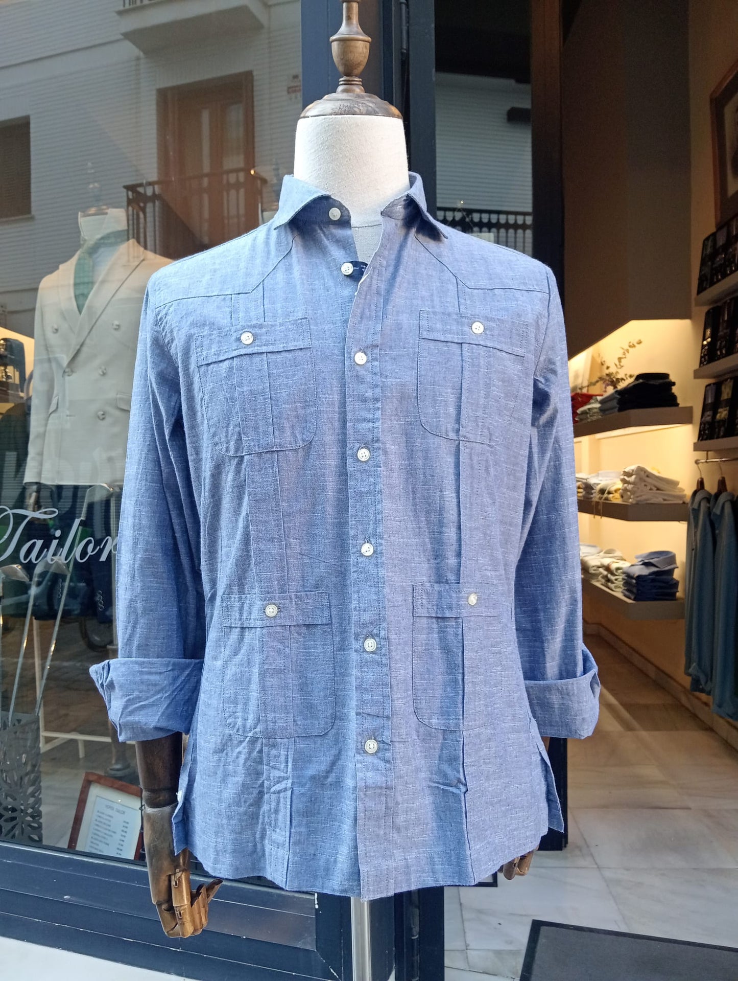 Guayabera azulona