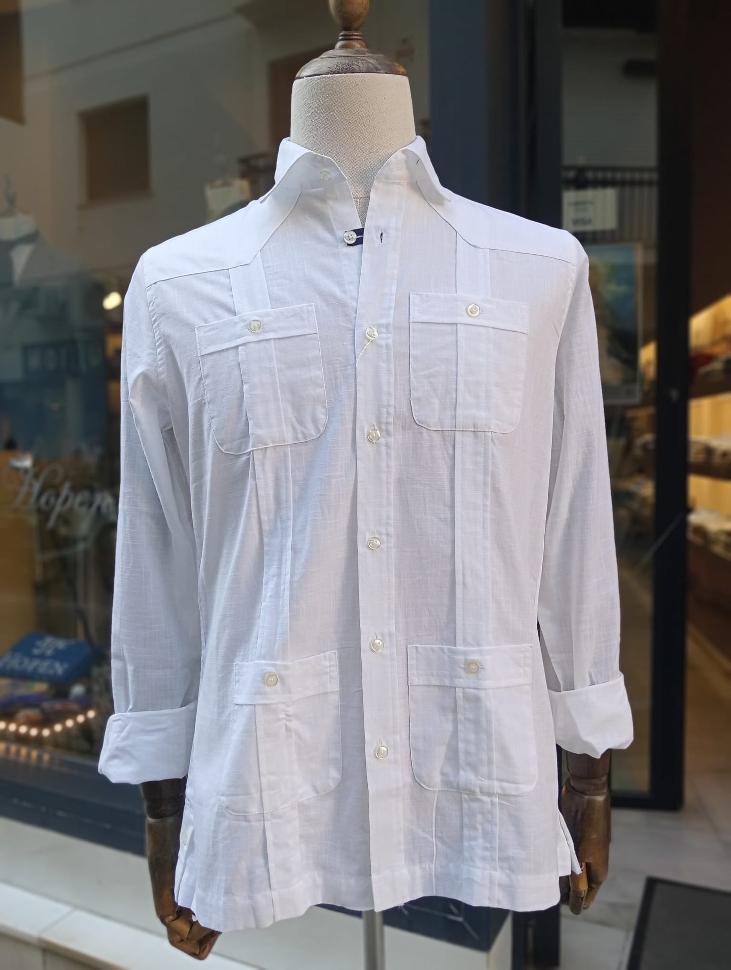 Guayabera blanca