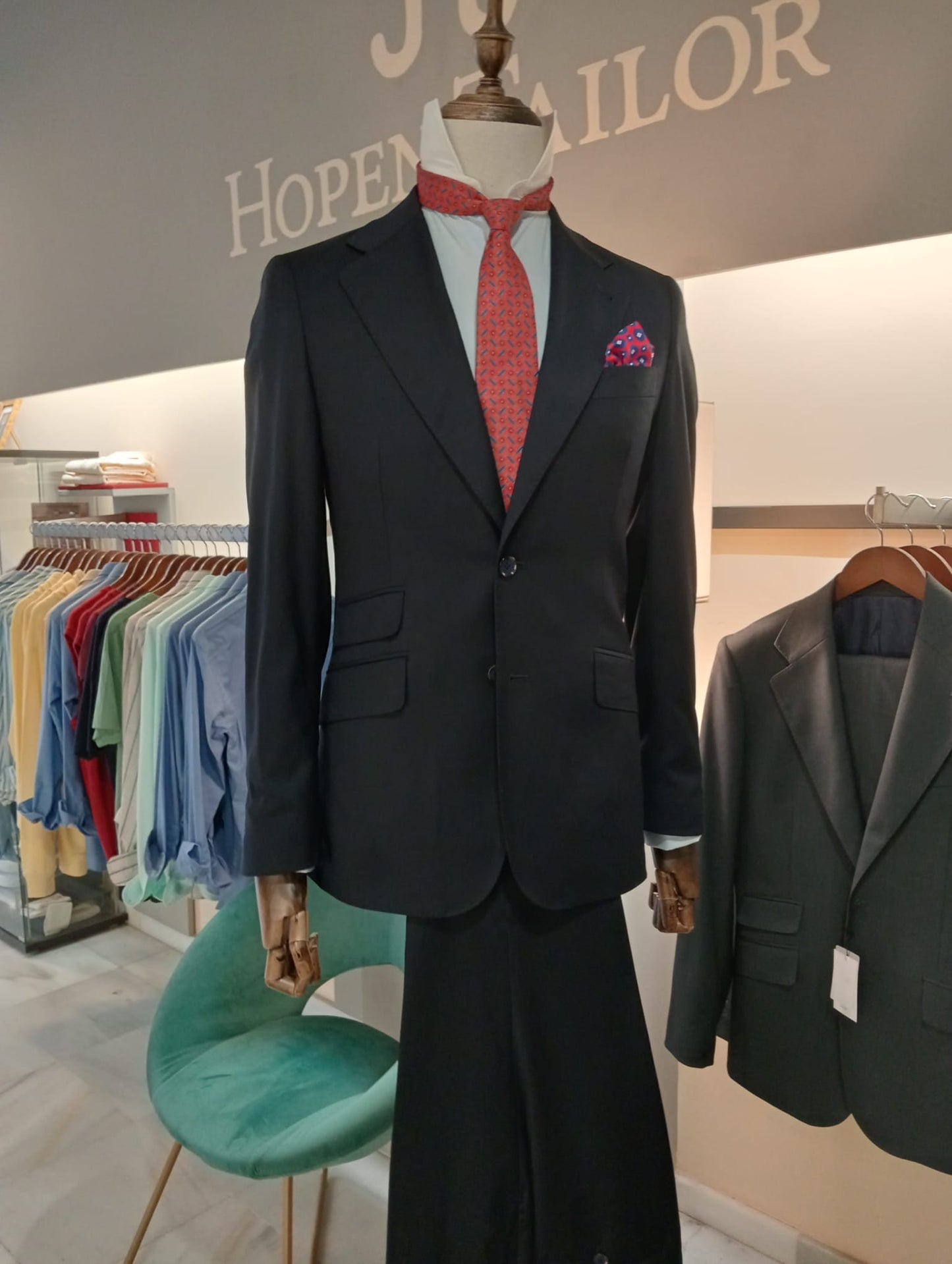 Traje azul marino