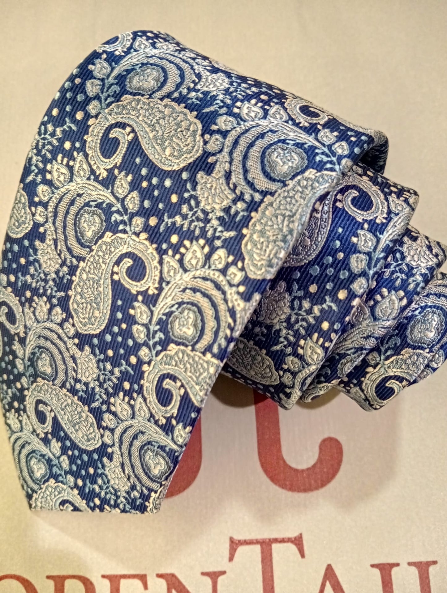 Corbata amebas azules