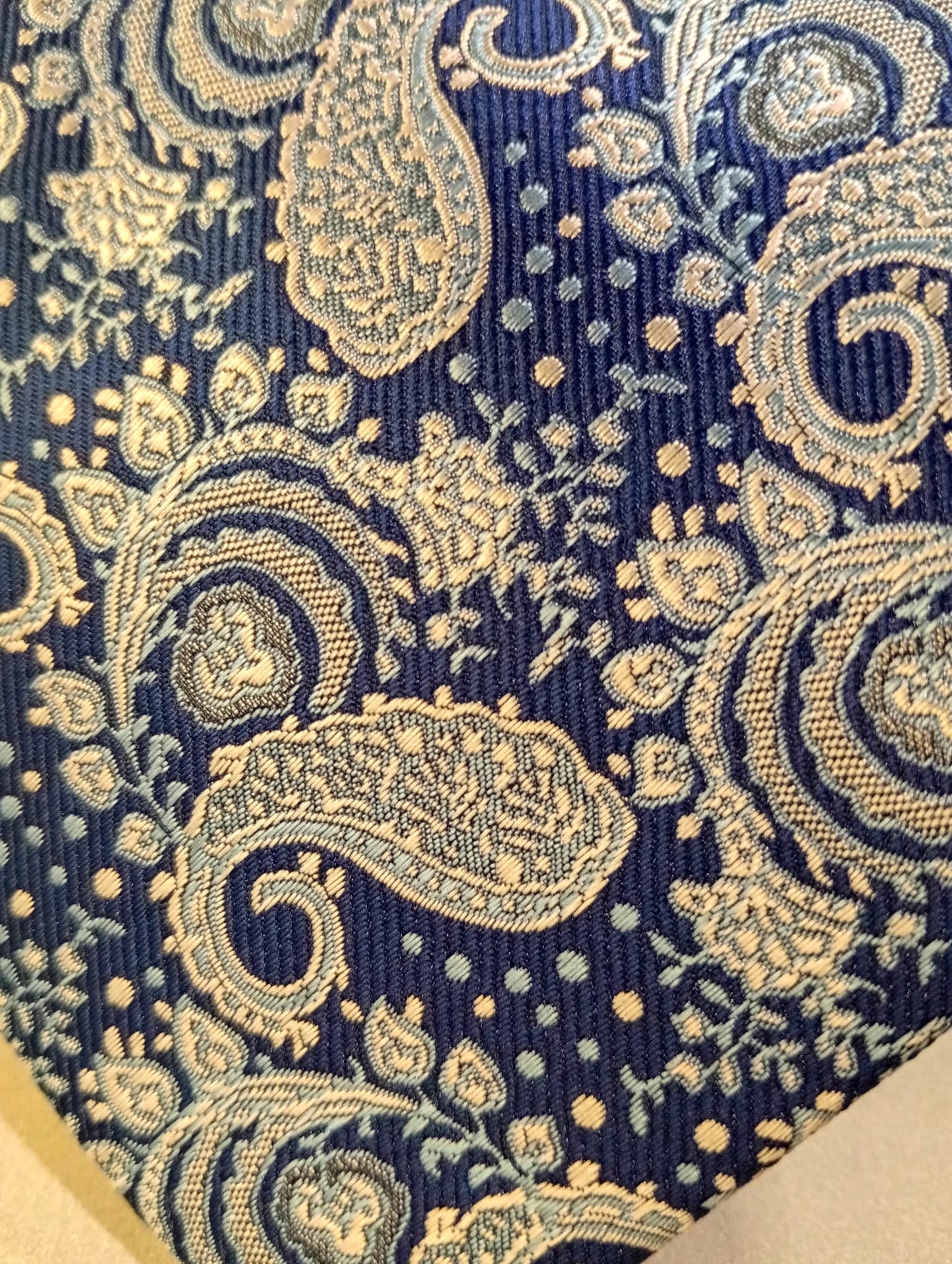 Corbata amebas azules