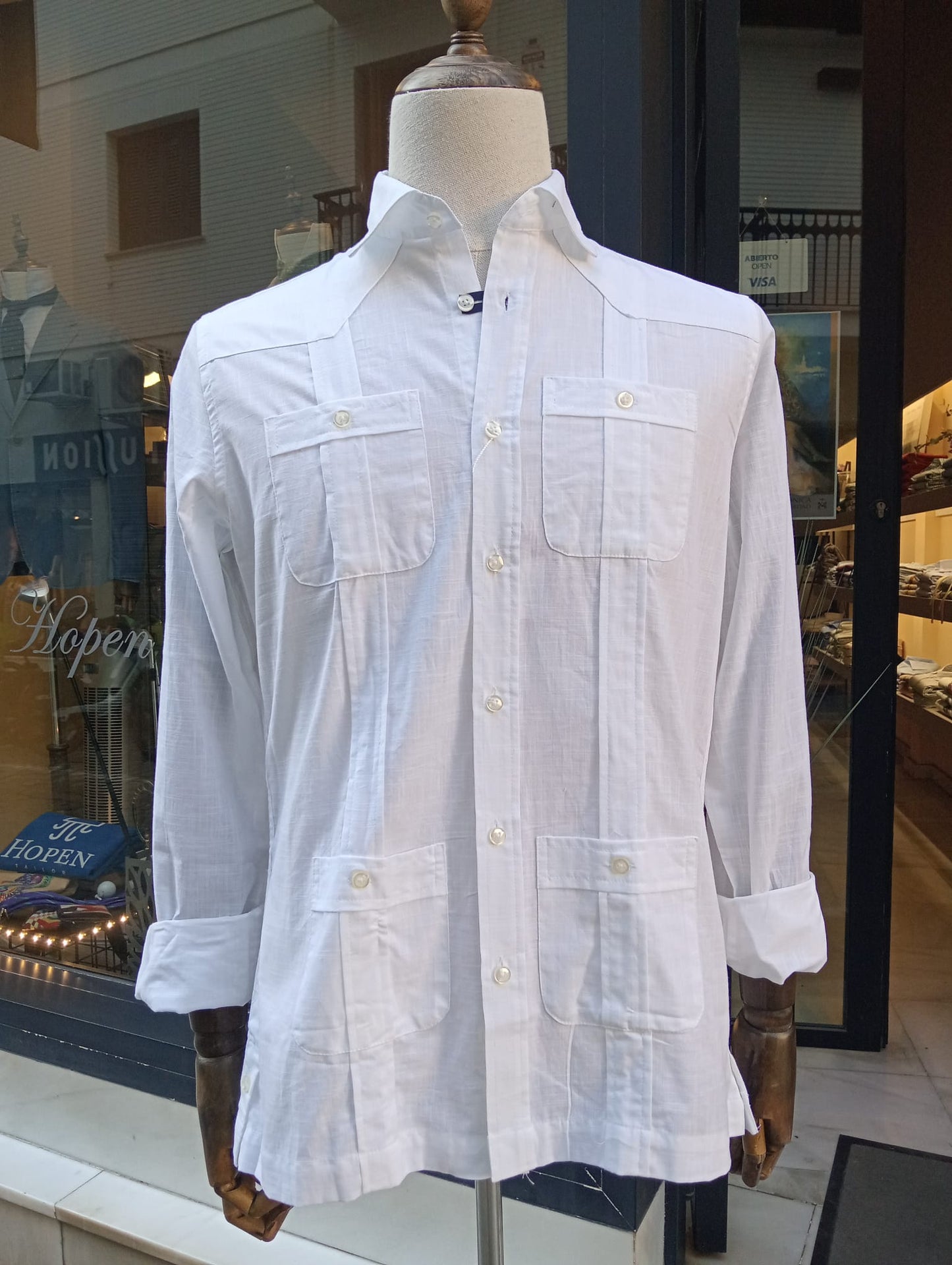 Guayabera blanca